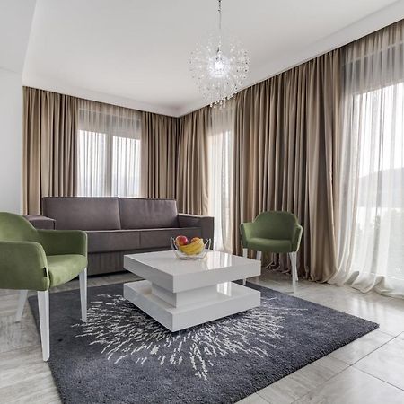 Riva Residence Thenovici Luaran gambar