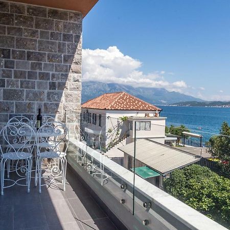 Riva Residence Thenovici Luaran gambar