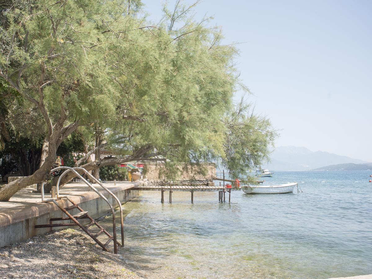Riva Residence Thenovici Luaran gambar