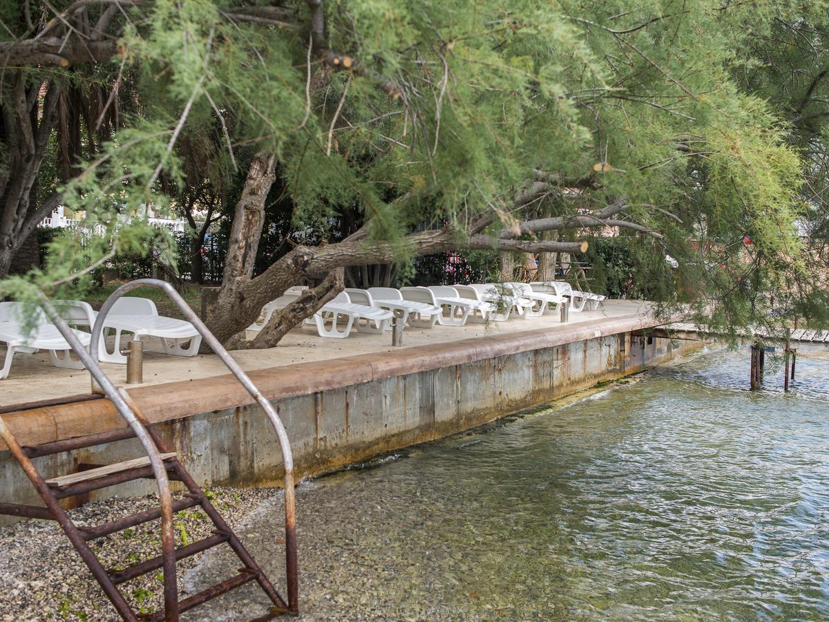 Riva Residence Thenovici Luaran gambar