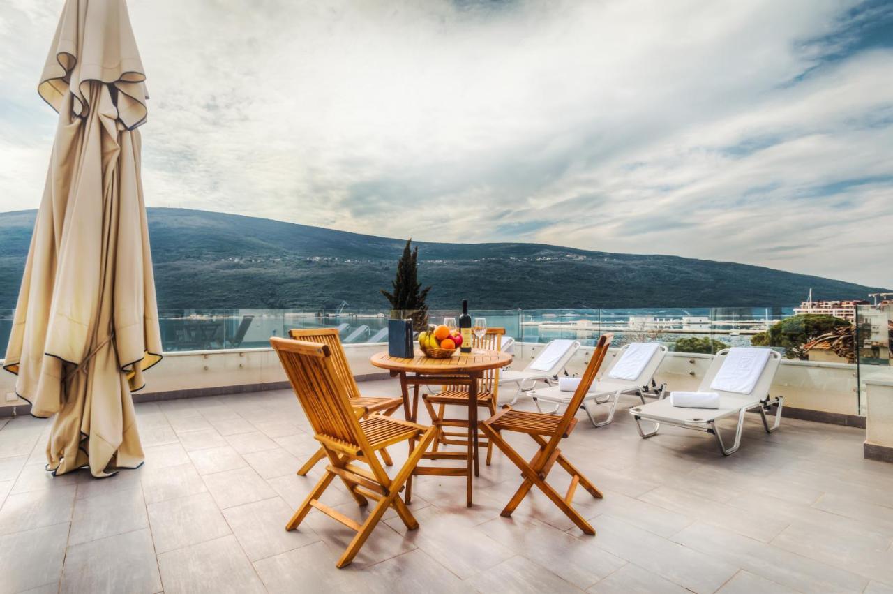 Riva Residence Thenovici Luaran gambar