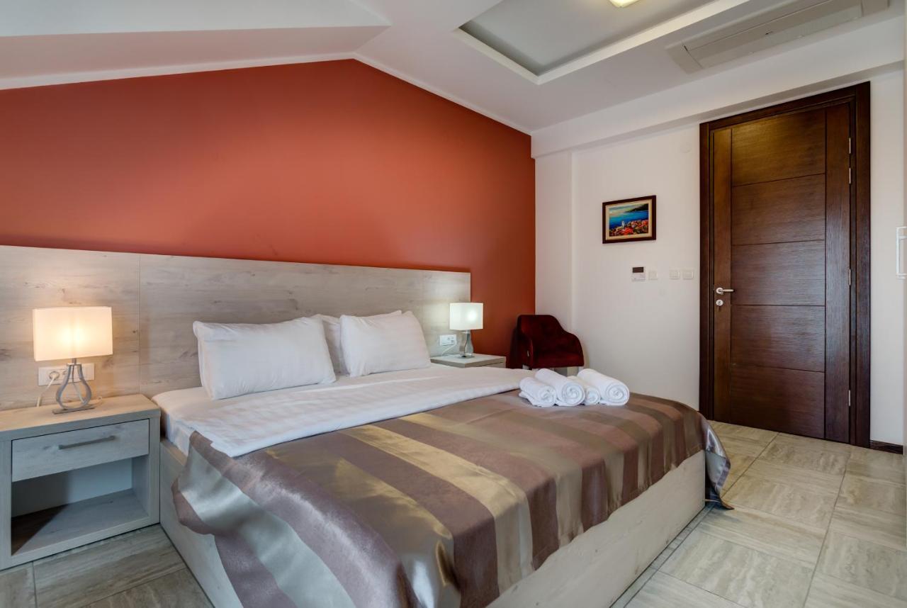 Riva Residence Thenovici Luaran gambar