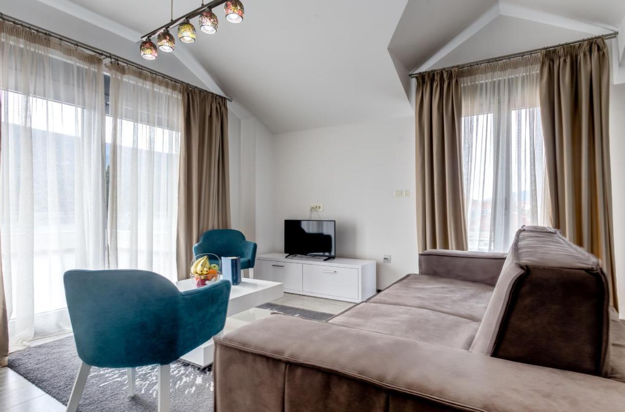 Riva Residence Thenovici Luaran gambar