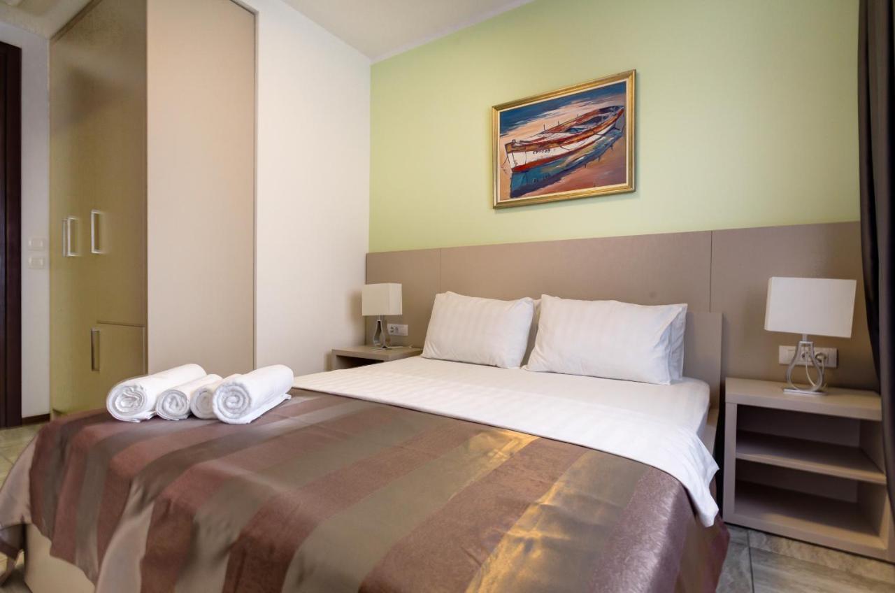 Riva Residence Thenovici Luaran gambar