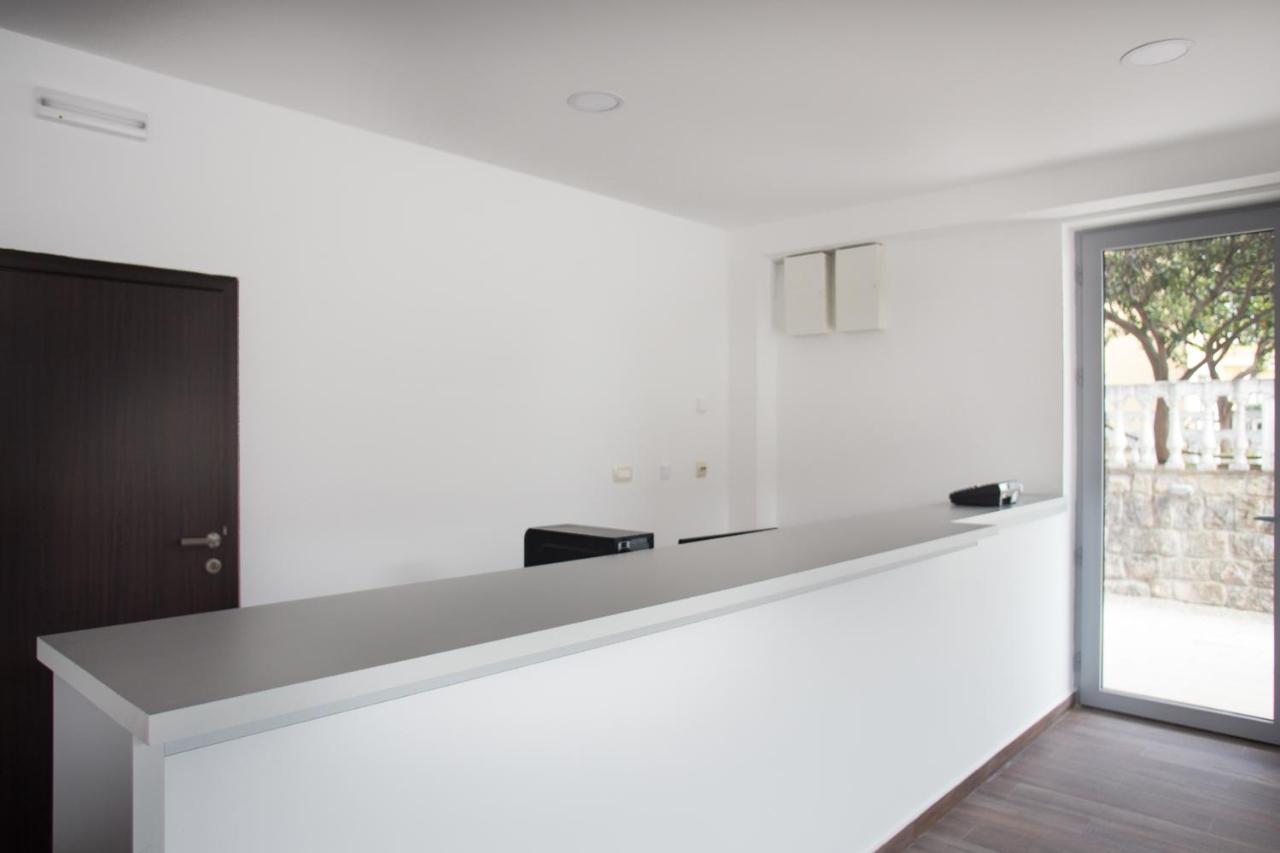 Riva Residence Thenovici Luaran gambar